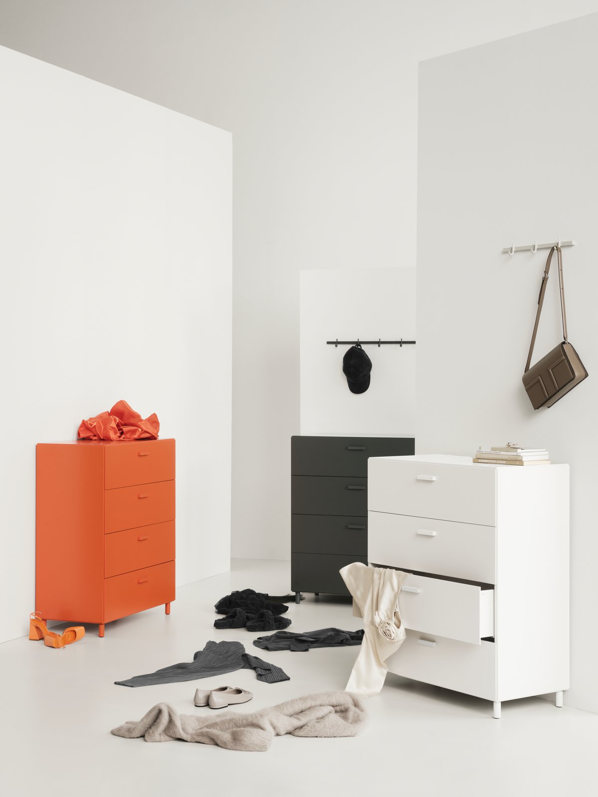 STRING - Relief Chest of Drawers, Wide