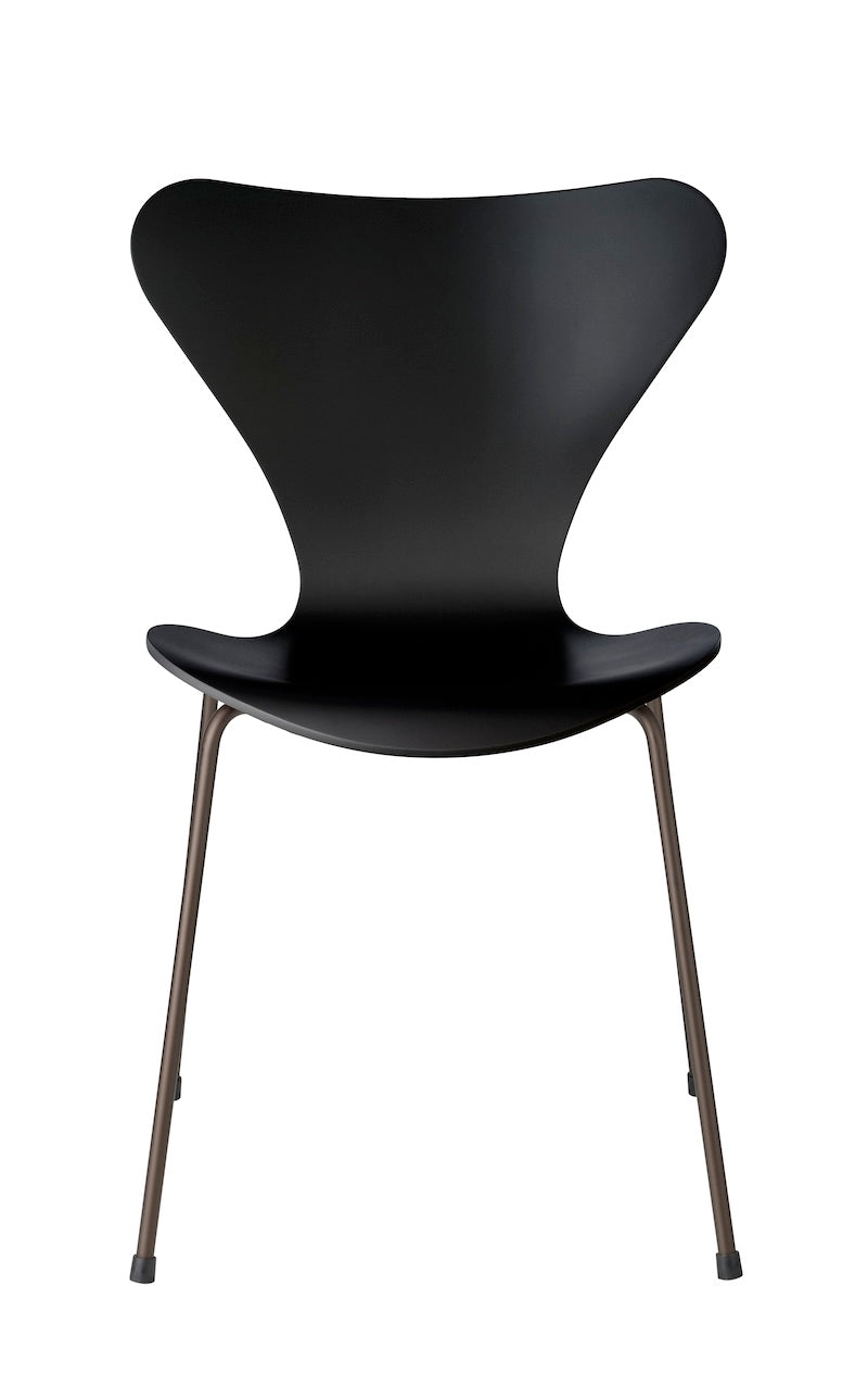 Fritz Hansen - Series 7 3107 Dining Chair - Lacquered Veneer