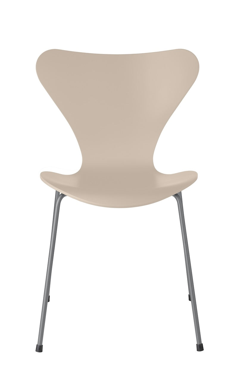 Fritz Hansen - Series 7 3107 Dining Chair - Lacquered Veneer