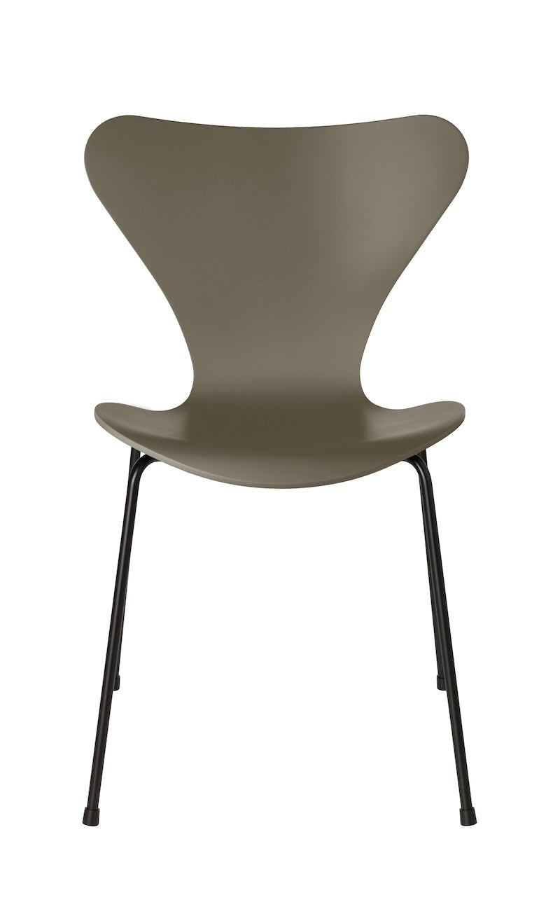 Fritz Hansen - Series 7 3107 Dining Chair - Lacquered Veneer