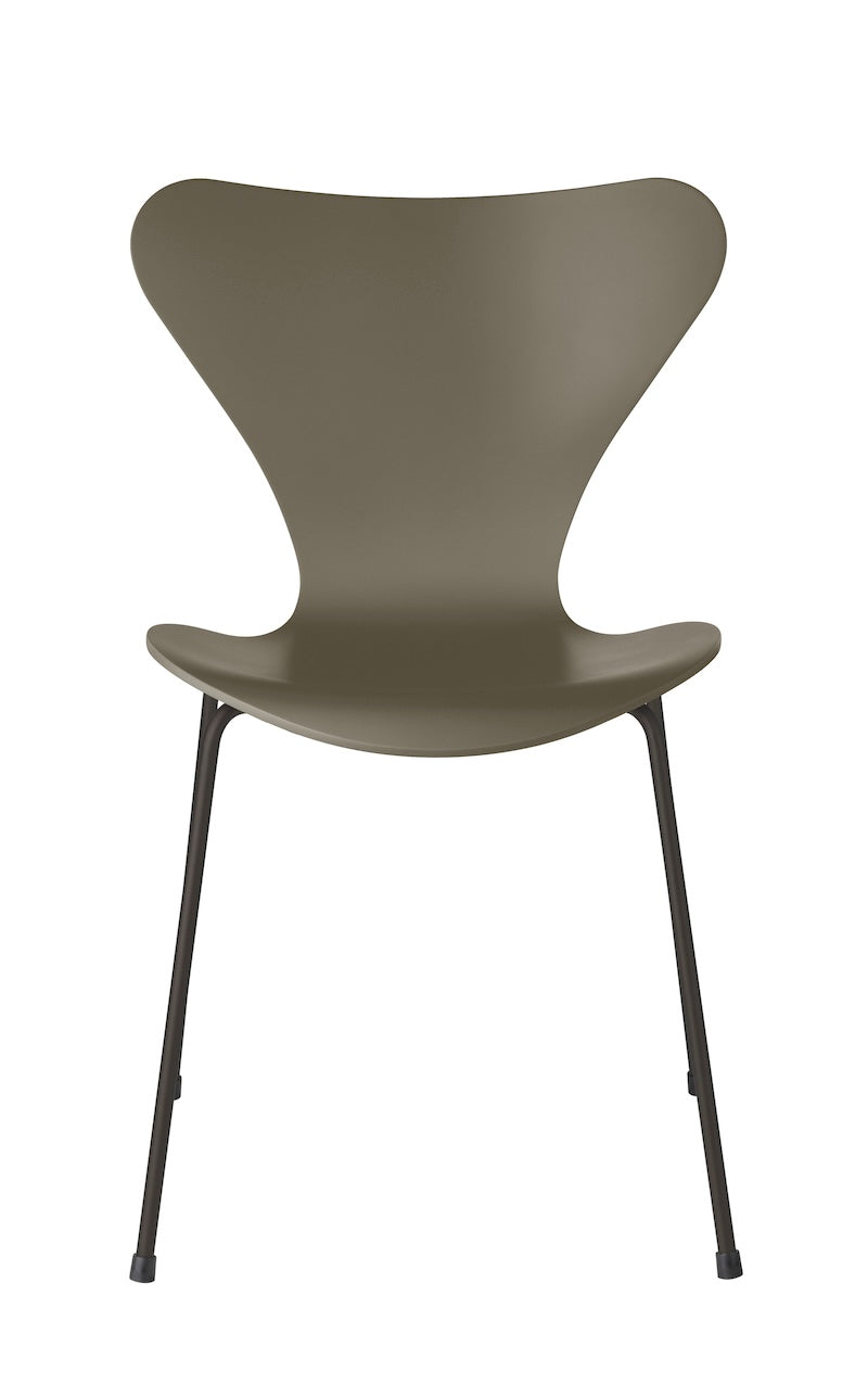Fritz Hansen - Series 7 3107 Dining Chair - Lacquered Veneer