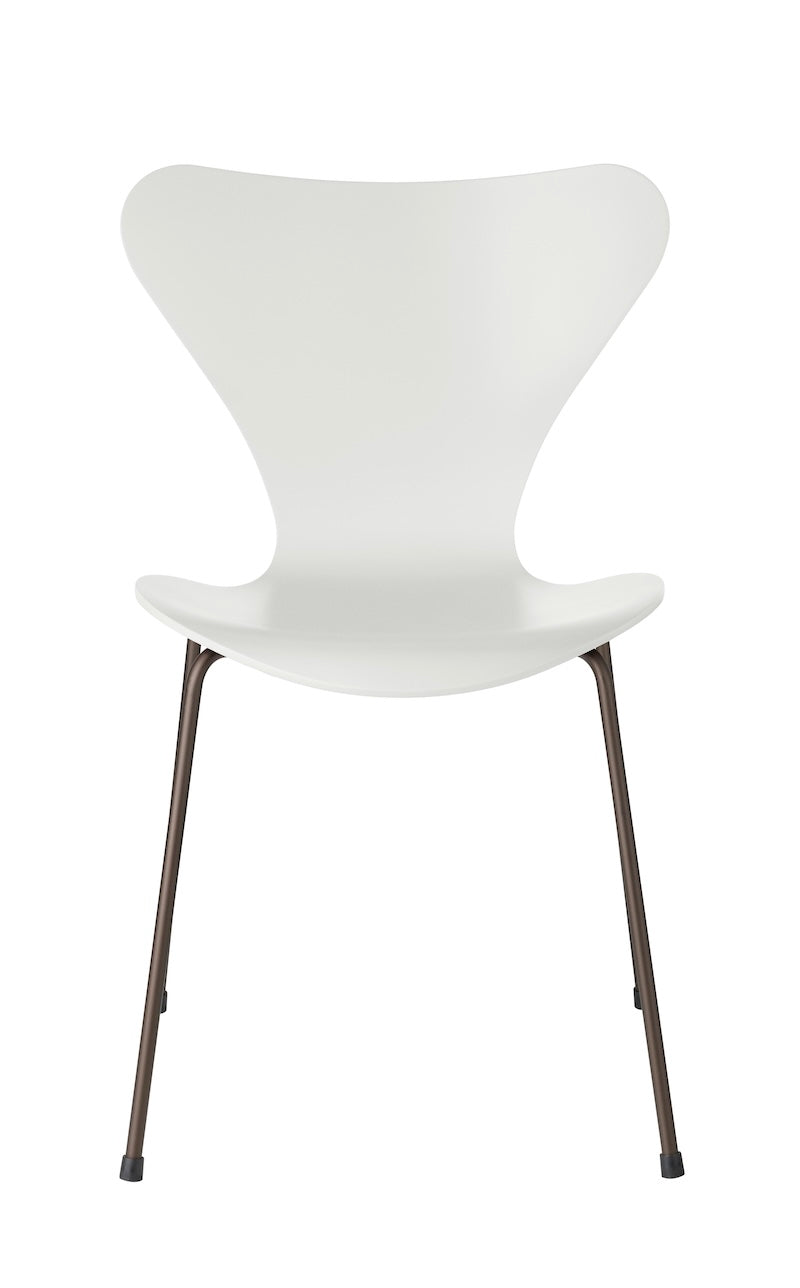 Fritz Hansen - Series 7 3107 Dining Chair - Lacquered Veneer