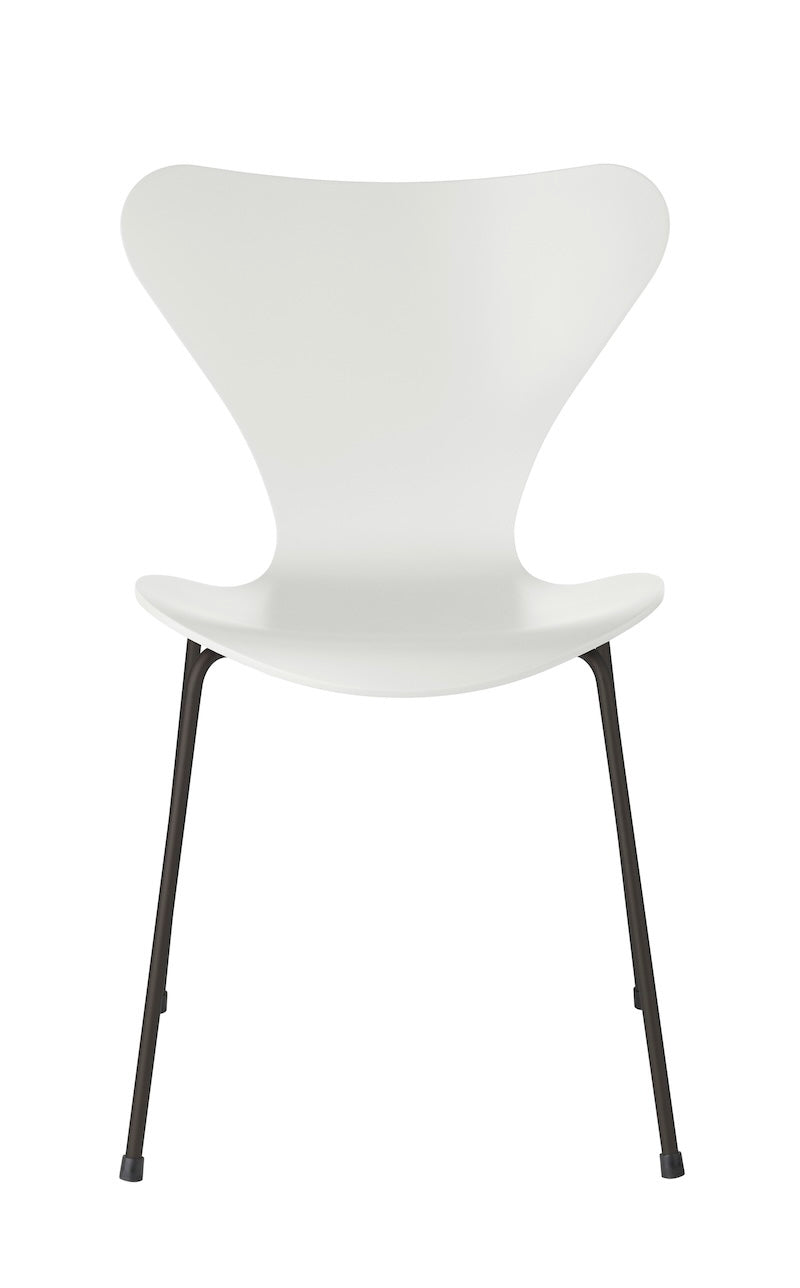 Fritz Hansen - Series 7 3107 Dining Chair - Lacquered Veneer