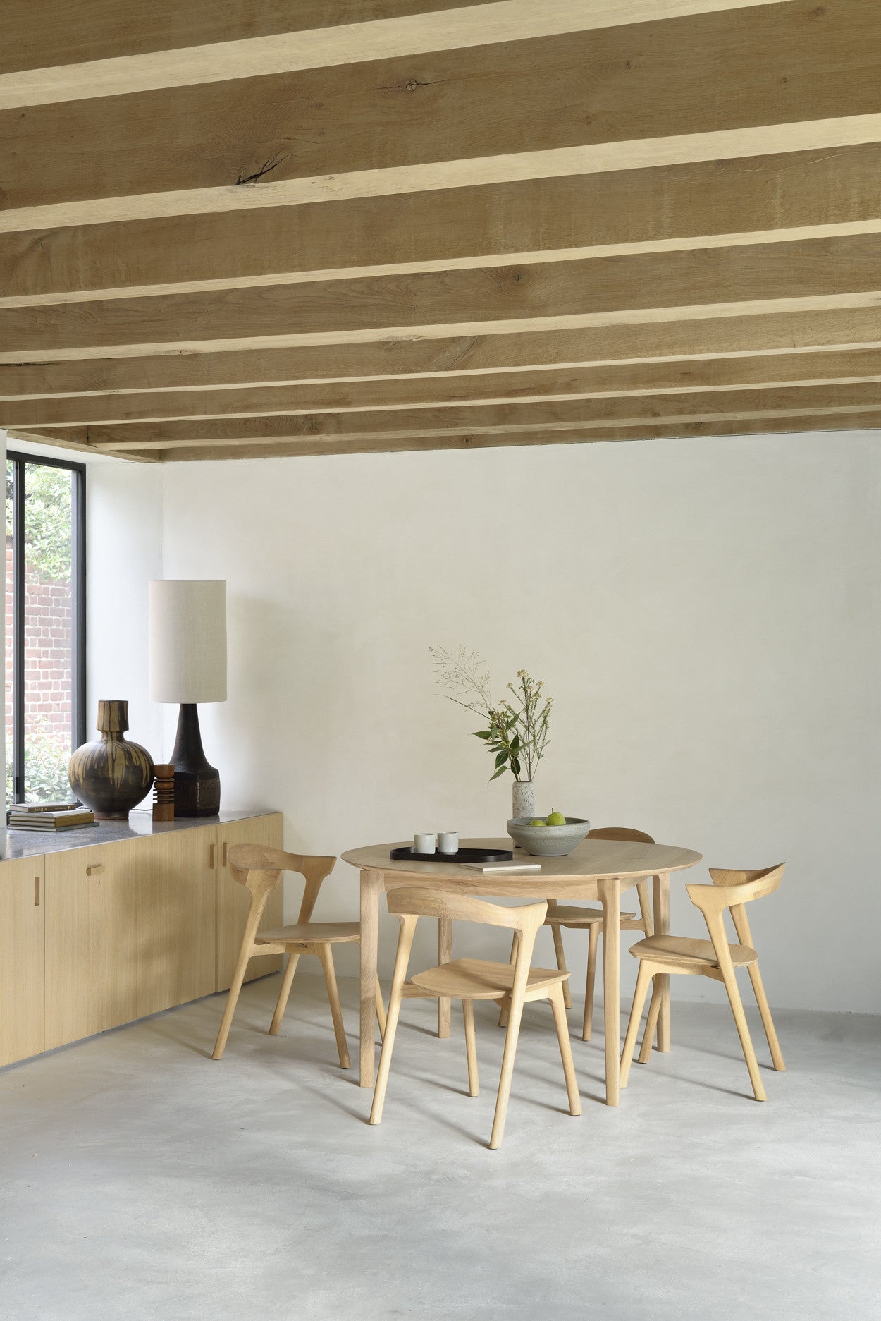 Ethnicraft oak sales circle dining table