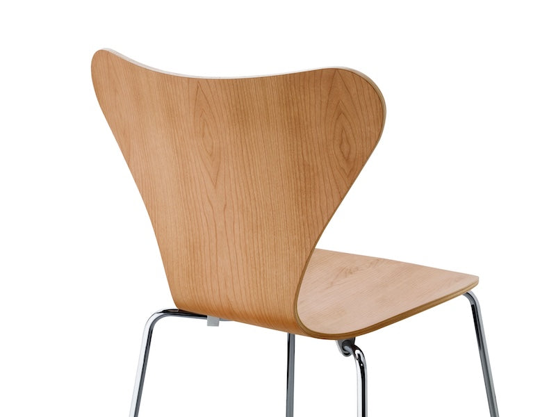 Fritz Hansen - Series 7 3107 Dining Chair - Clear Lacquered Veneer