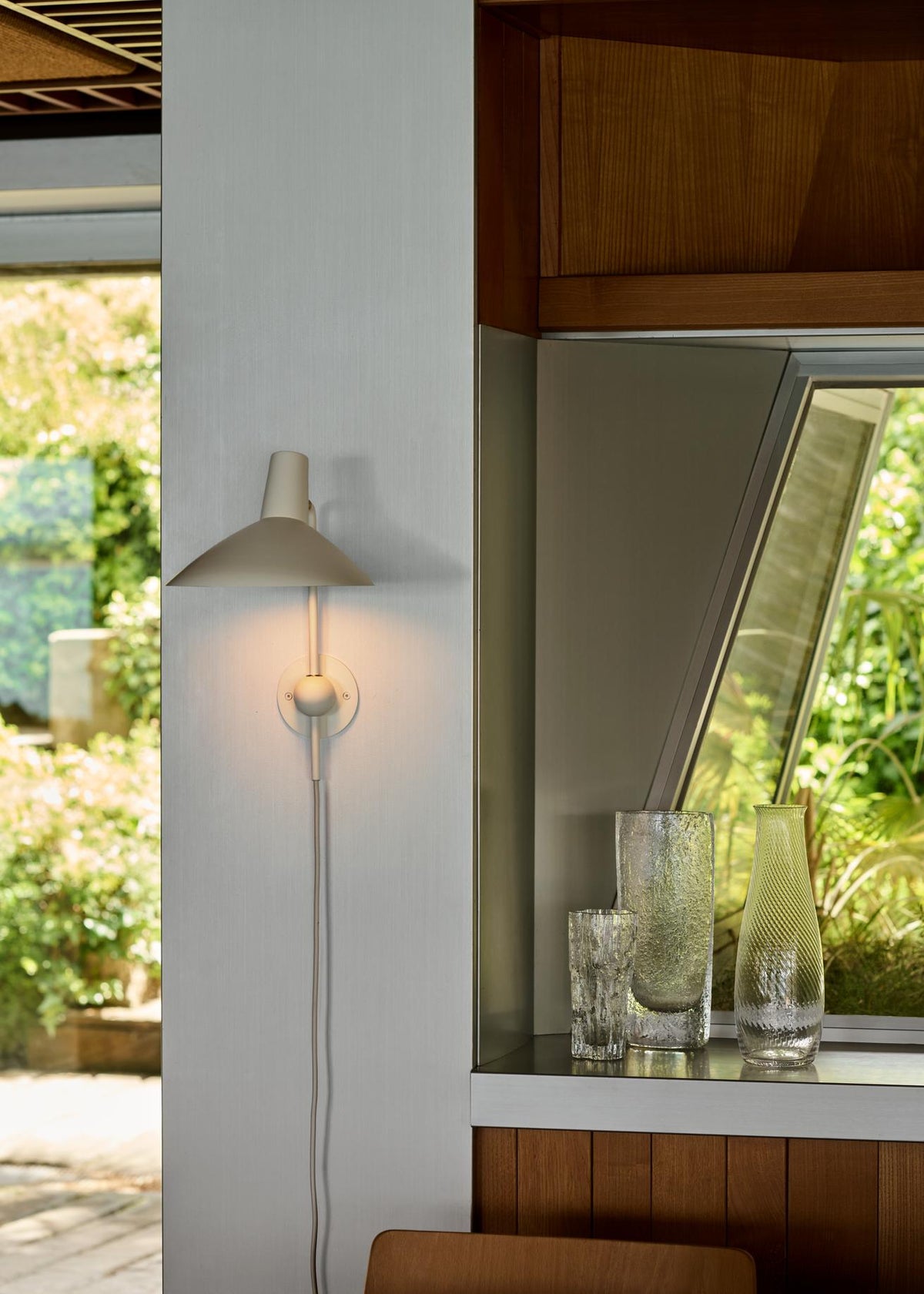 &amp;Tradition - Tripod Wall Lamp HM12