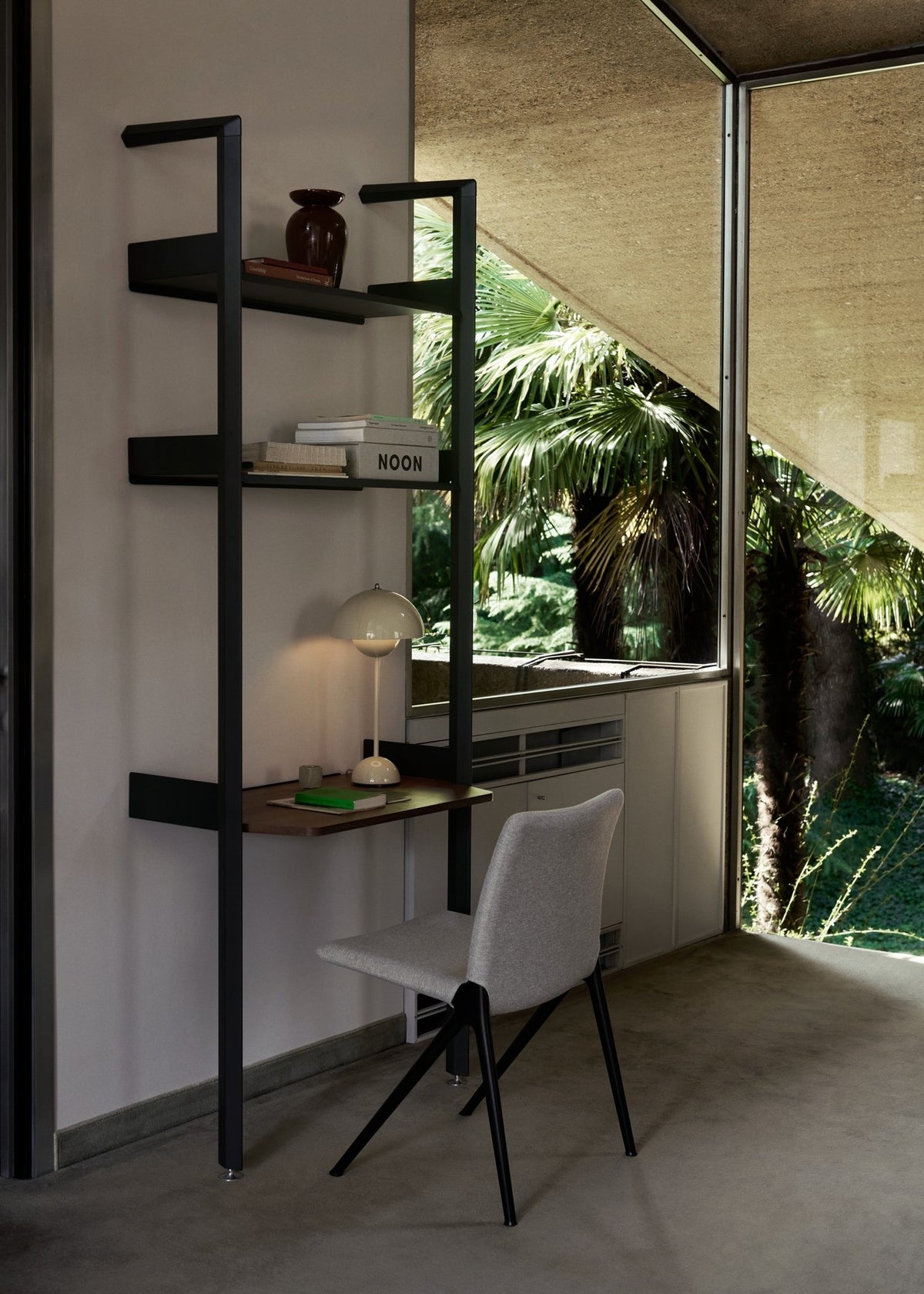 &amp;Tradition - Flowerpot Table VP3