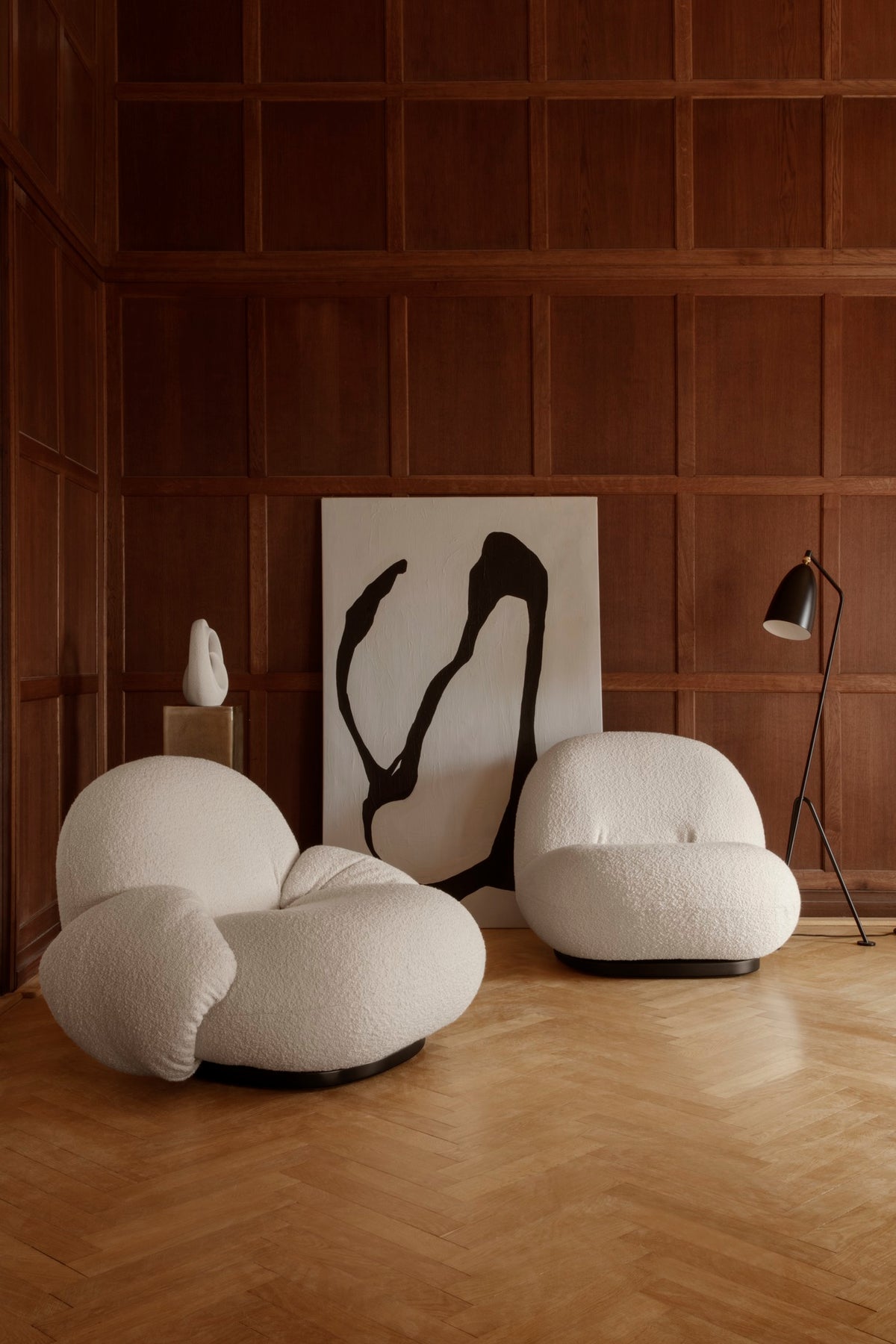 GUBI - Pacha Lounge Chair - Returning Swivel