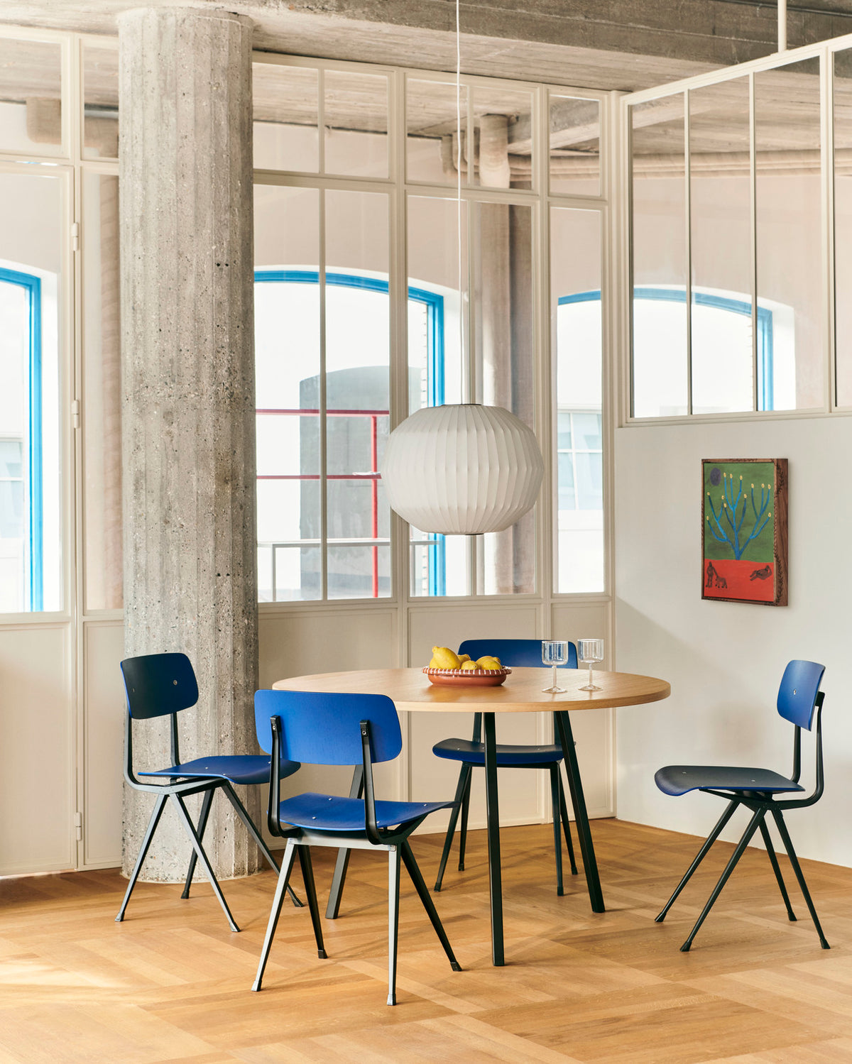 HAY - Loop Stand - Round Table