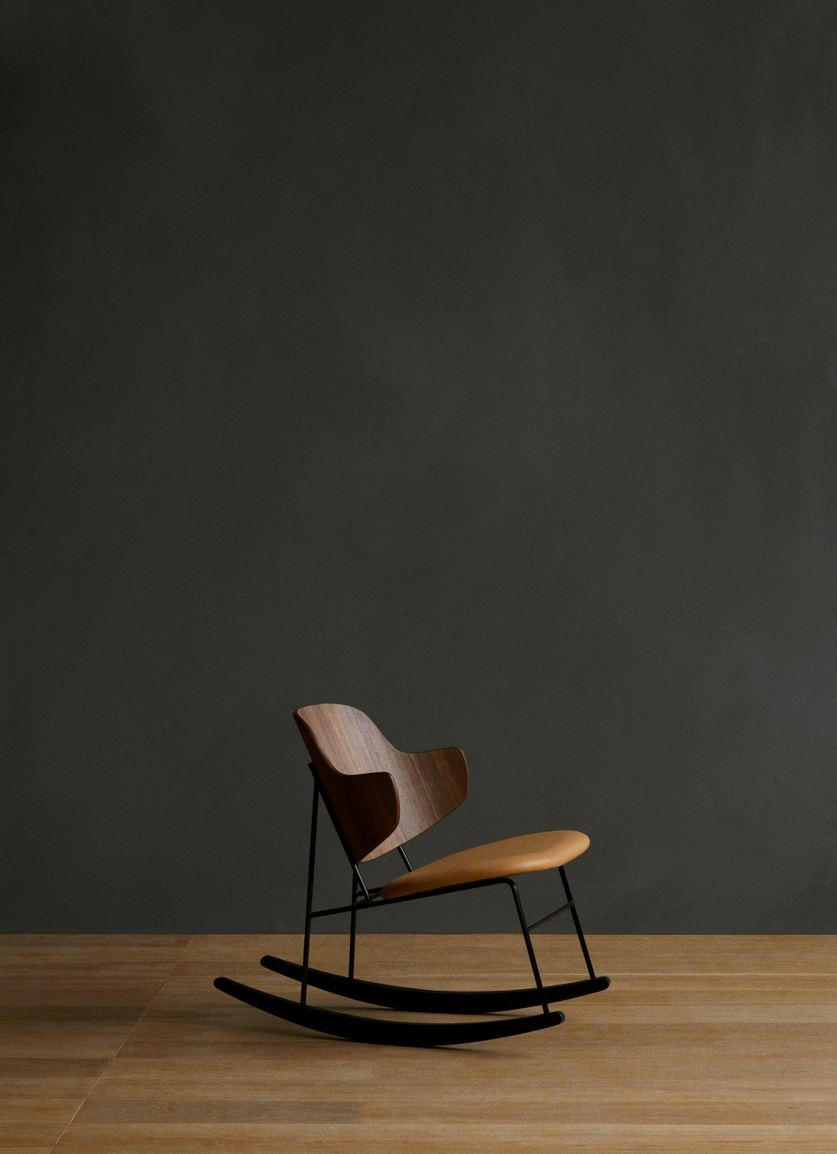 Audo Copenhagen - Penguin Rocking Chair - Upholstered Seat