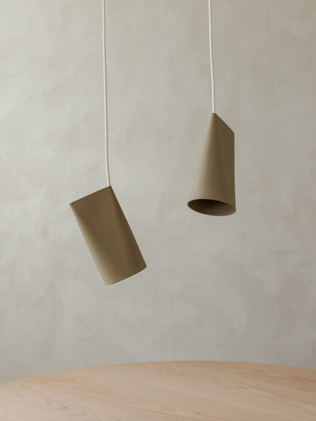 MOEBE - Ceramic Pendant - Narrow