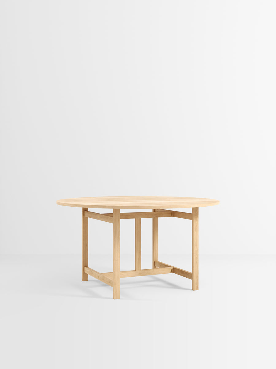 MOEBE - Round Dining Table