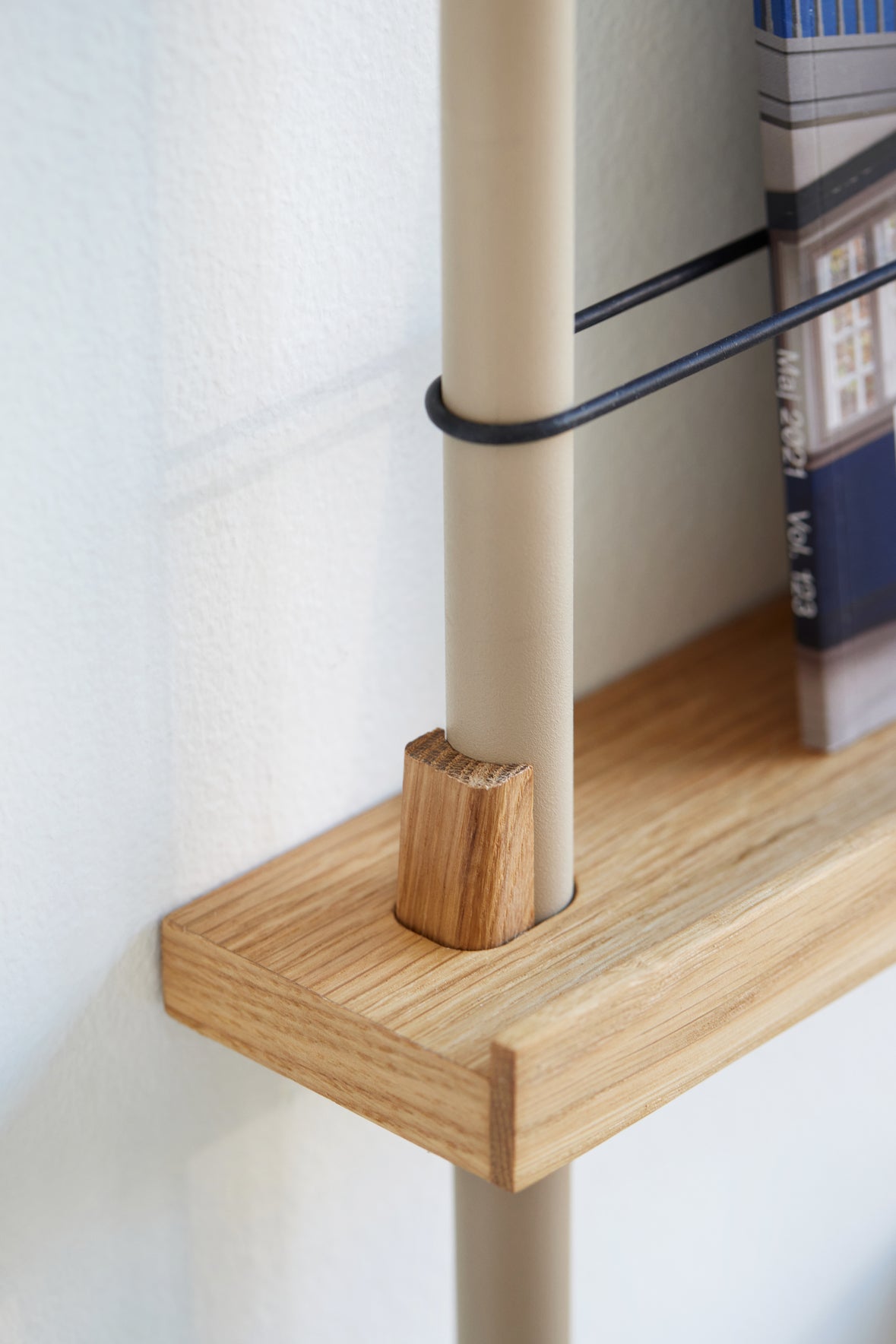 MOEBE - Magazine Shelving - MS.180.1