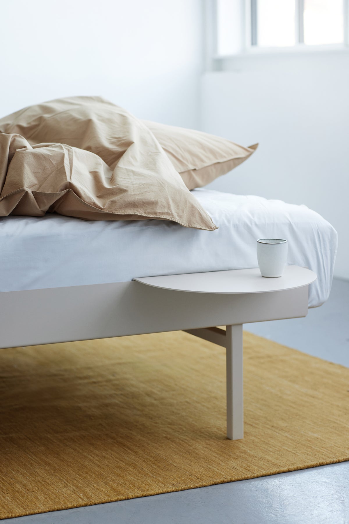 MOEBE - Bed Side Table