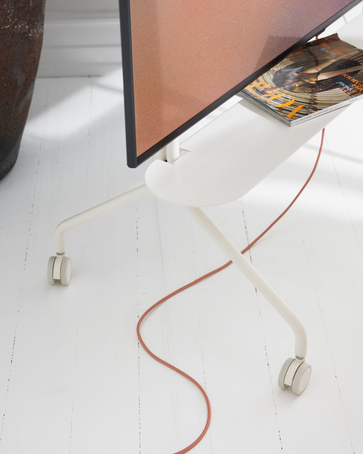 Pedestal - Pipe Shelf