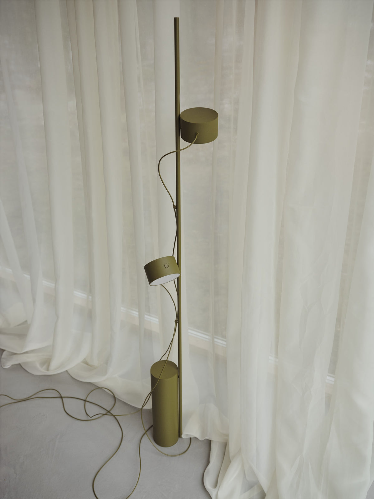 Muuto - Post Floor Lamp