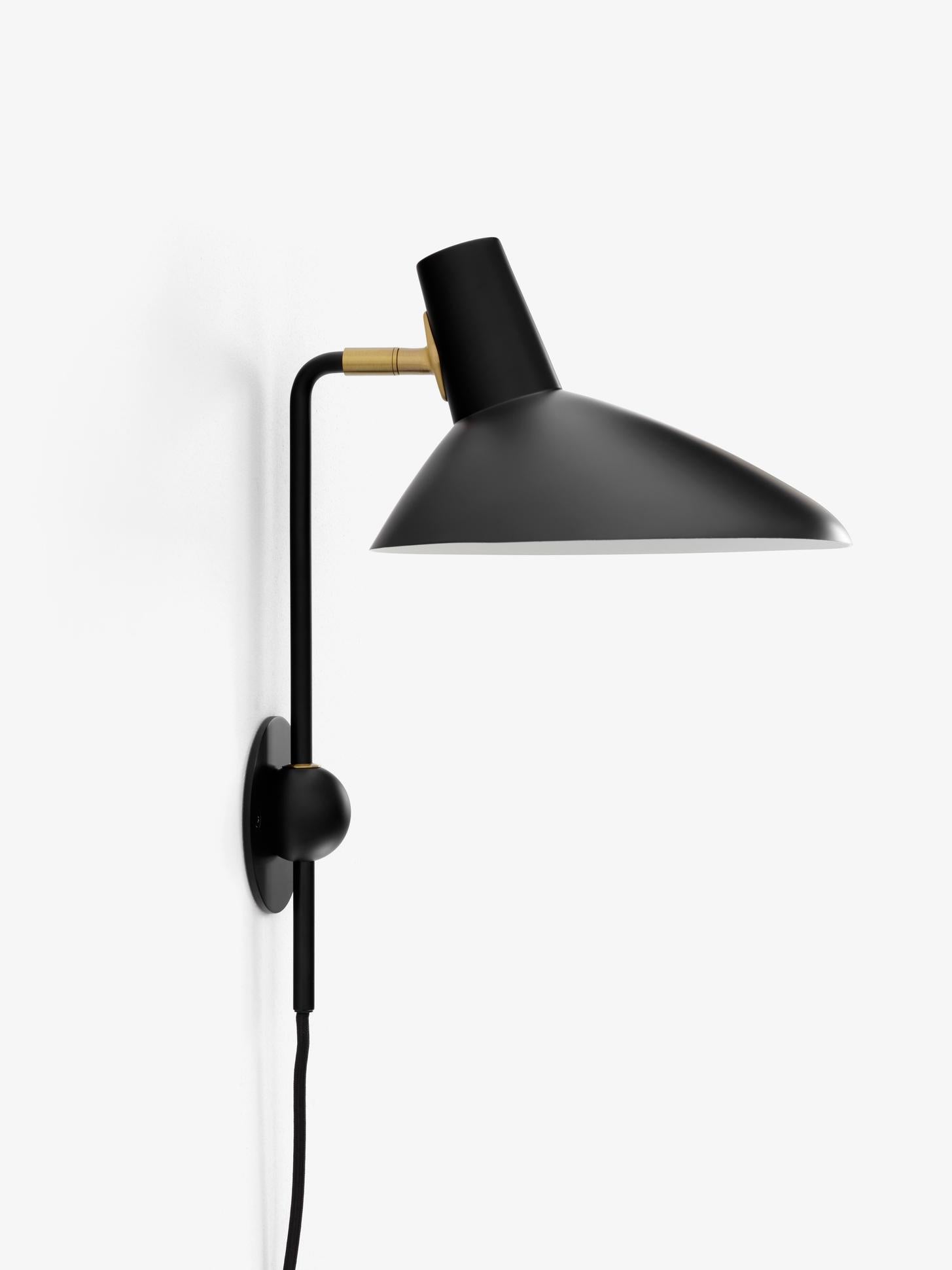 &Tradition - Tripod Wall Lamp HM12