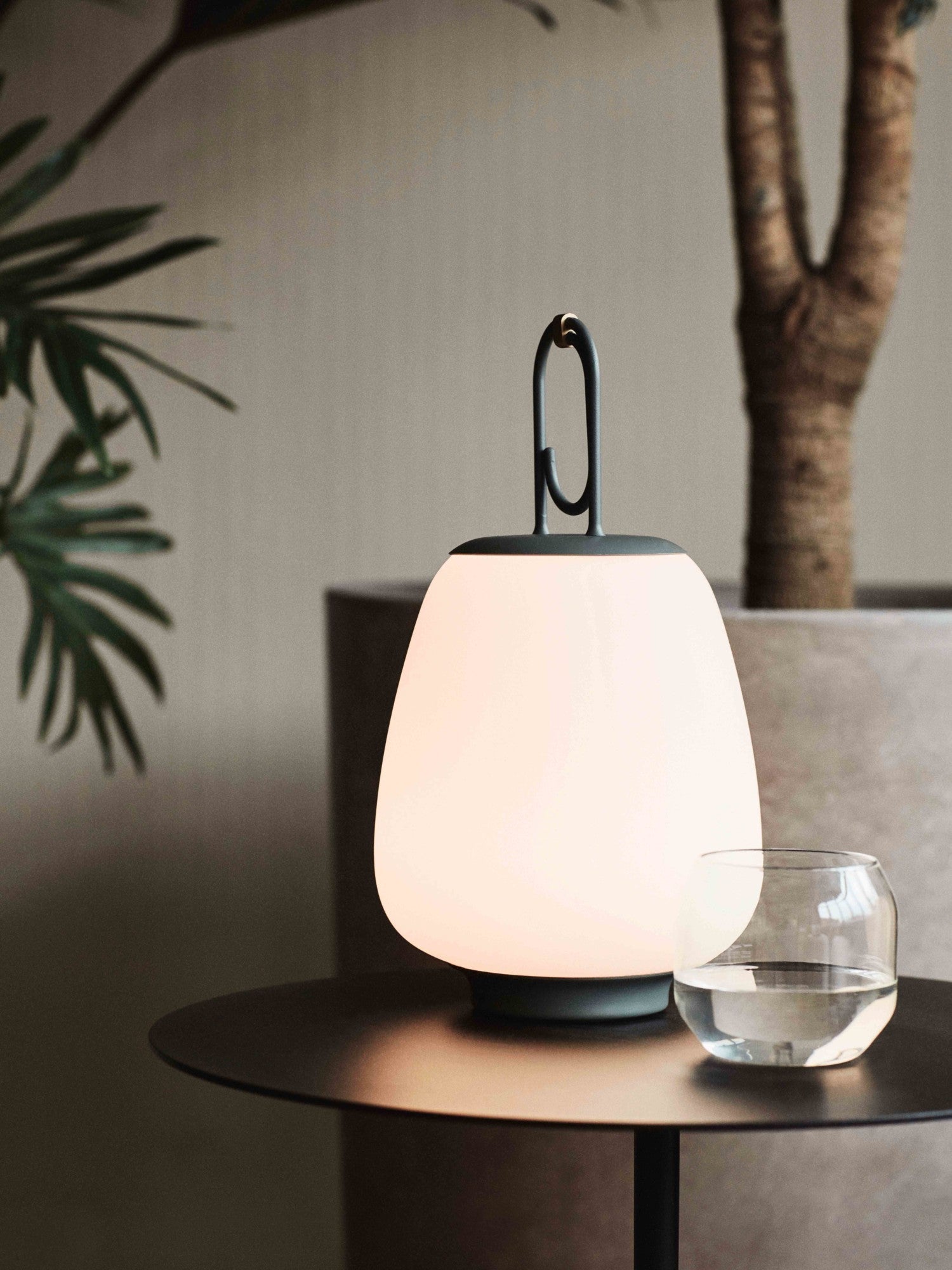 Lucca shop portable lamp