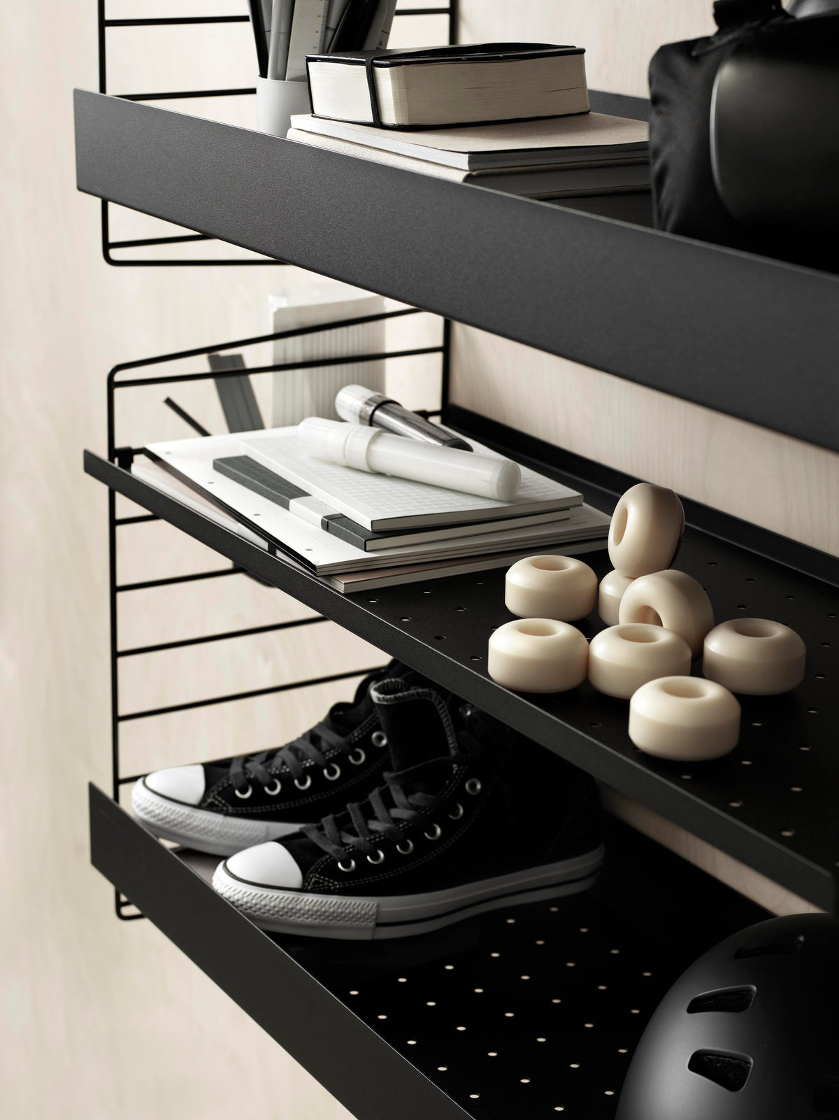 STRING - Metal Shelf - Low Edge